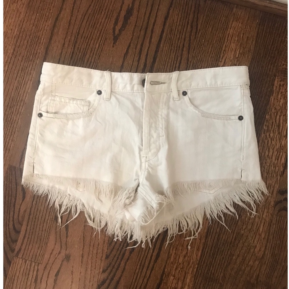 Free people white jean shorts, never worn!!